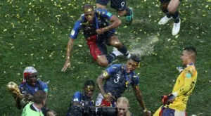 {{ otherArticle[0].article.title }}