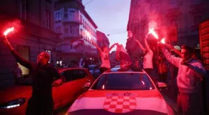 2018/07/16/0964700001531756193