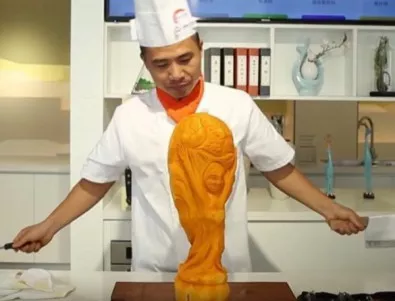 Китайски готвач направи Световната купа от тиква (ВИДЕО)