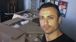 {{ otherArticle[0].article.title }}