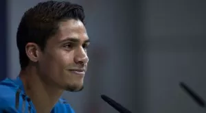 СНИМКА: Рафаел Варан показа ужасна рана след Ел Класико