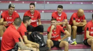 {{ otherArticle[0].article.title }}