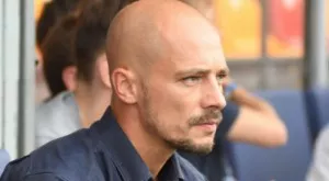 {{ otherArticle[0].article.title }}