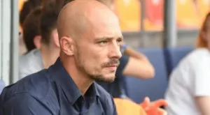 {{ otherArticle[0].article.title }}