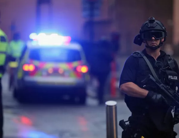 Мъж нападна полицейско управление в Испания с нож и беше застрелян