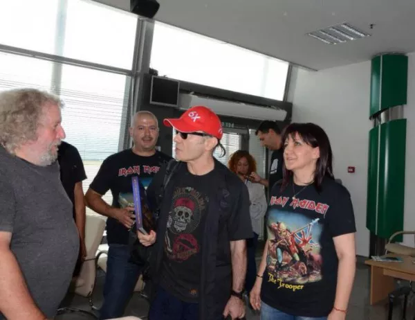Цвета Караянчева се показа като фен на Iron Maiden (СНИМКИ)