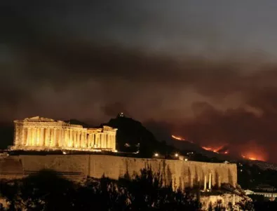 Пожарите край Атина взеха живота на десетки хора (ВИДЕО)