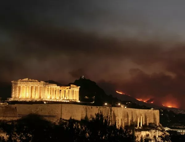Гърция дава изключителни помощи заради пожарите, има арестувани