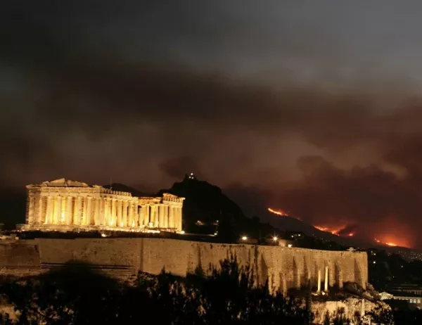 Жертвите на големия пожар в Гърция вече са 90