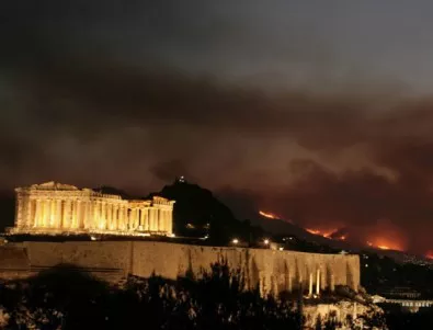 Гърция награди трима мигранти за проявена смелост - спасявали са хора от пожар