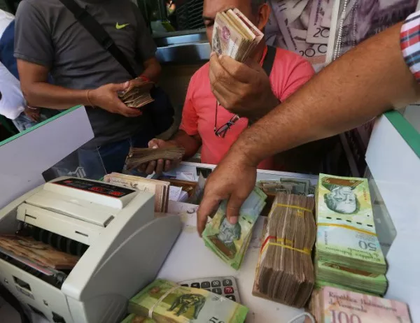 Венецуела маха пет нули от националната си валута