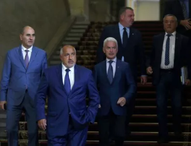 Трусовете във властта: Коалиционният съвет решава съдбата на тримата министри