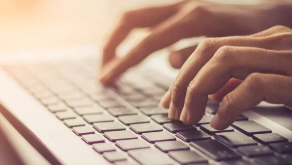 Български момчета спечелиха медали на олимпиада по информатика в Япония