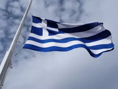 Гърция воюва на три фронта, и трите смъртоносни*
