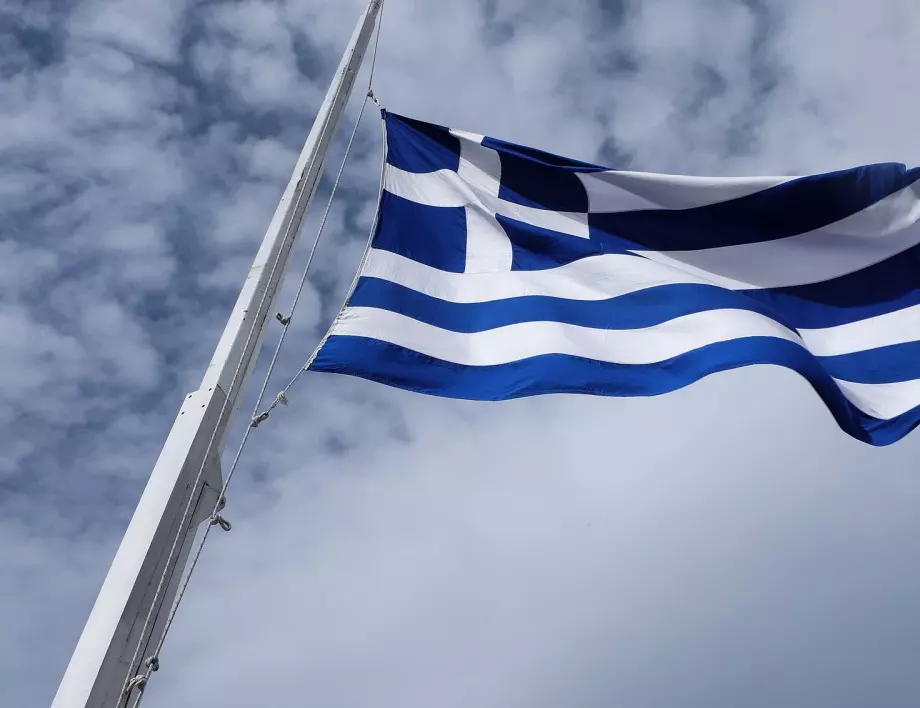В Гърция маските вече не са задължителни