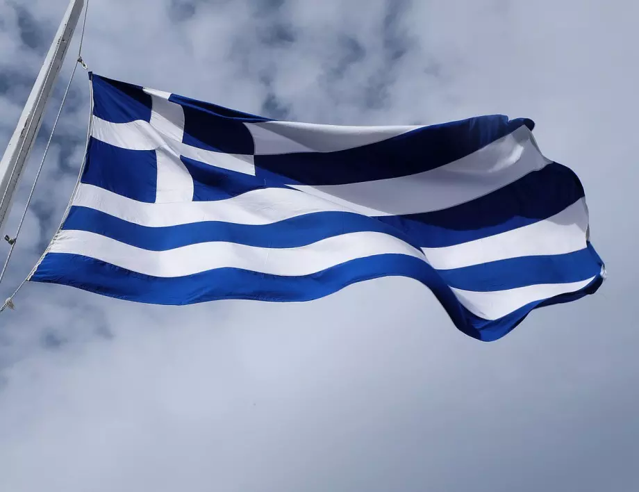В Гърция отварят моловете