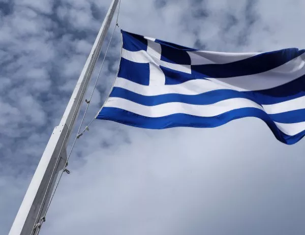 Гръцкото правителство увеличава минималната работна заплата