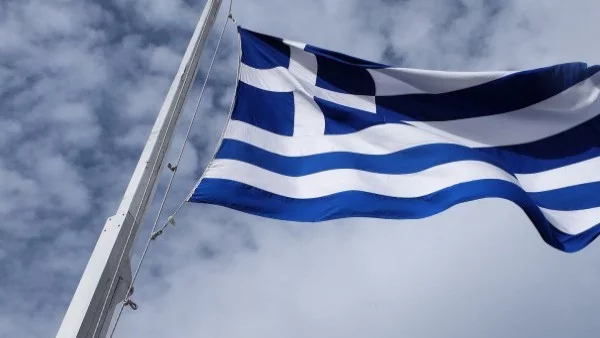 Гръцкото правителство увеличава минималната работна заплата