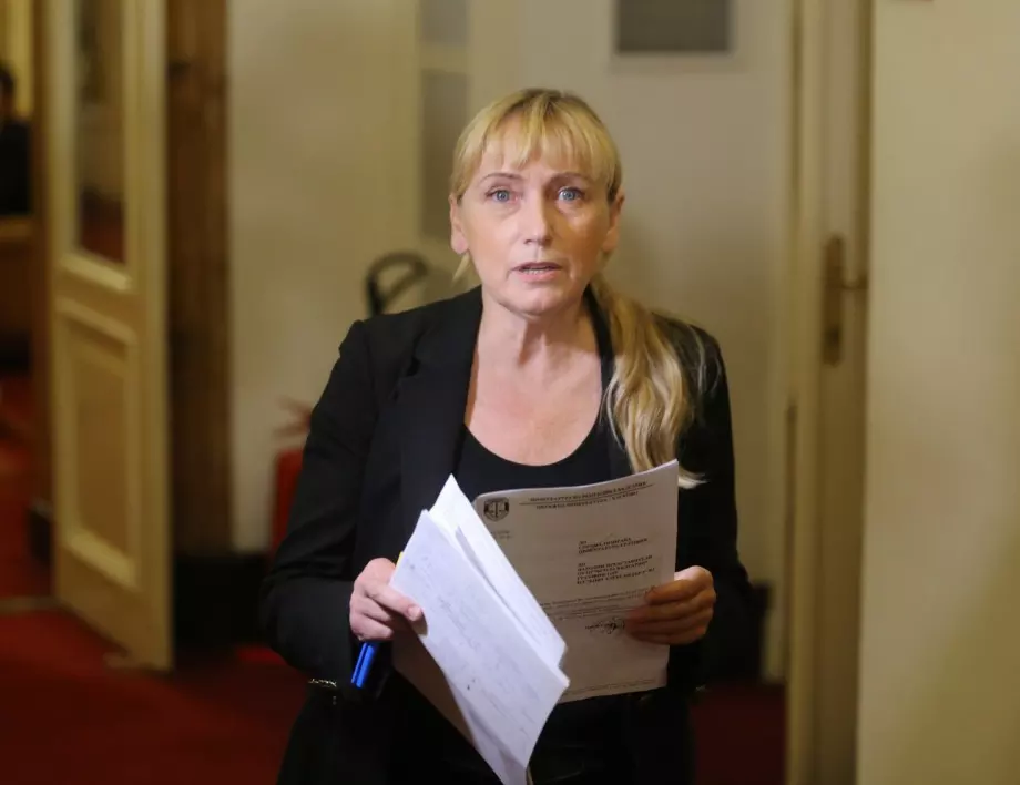 Елена Йончева ще уведоми европейските институции за подслушването