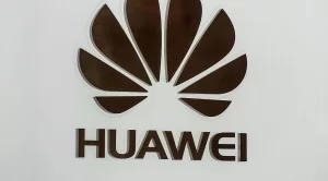 Китай обяви за "нечовешко" отношението към арестуваната директорка на Huawei