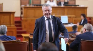 Валери Симеонов намекна, че може да изтегли партията си от управлението