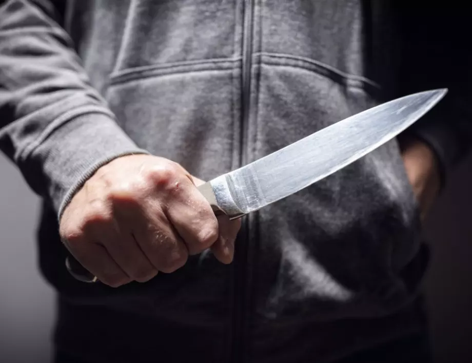 Шофьор нападна с нож друг водач в центъра на София 