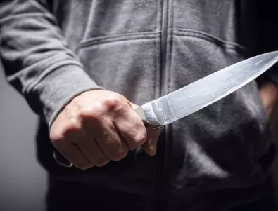 Нападение с нож срещу полицаи в Авиньон от крещящ „Аллах акбар“* 