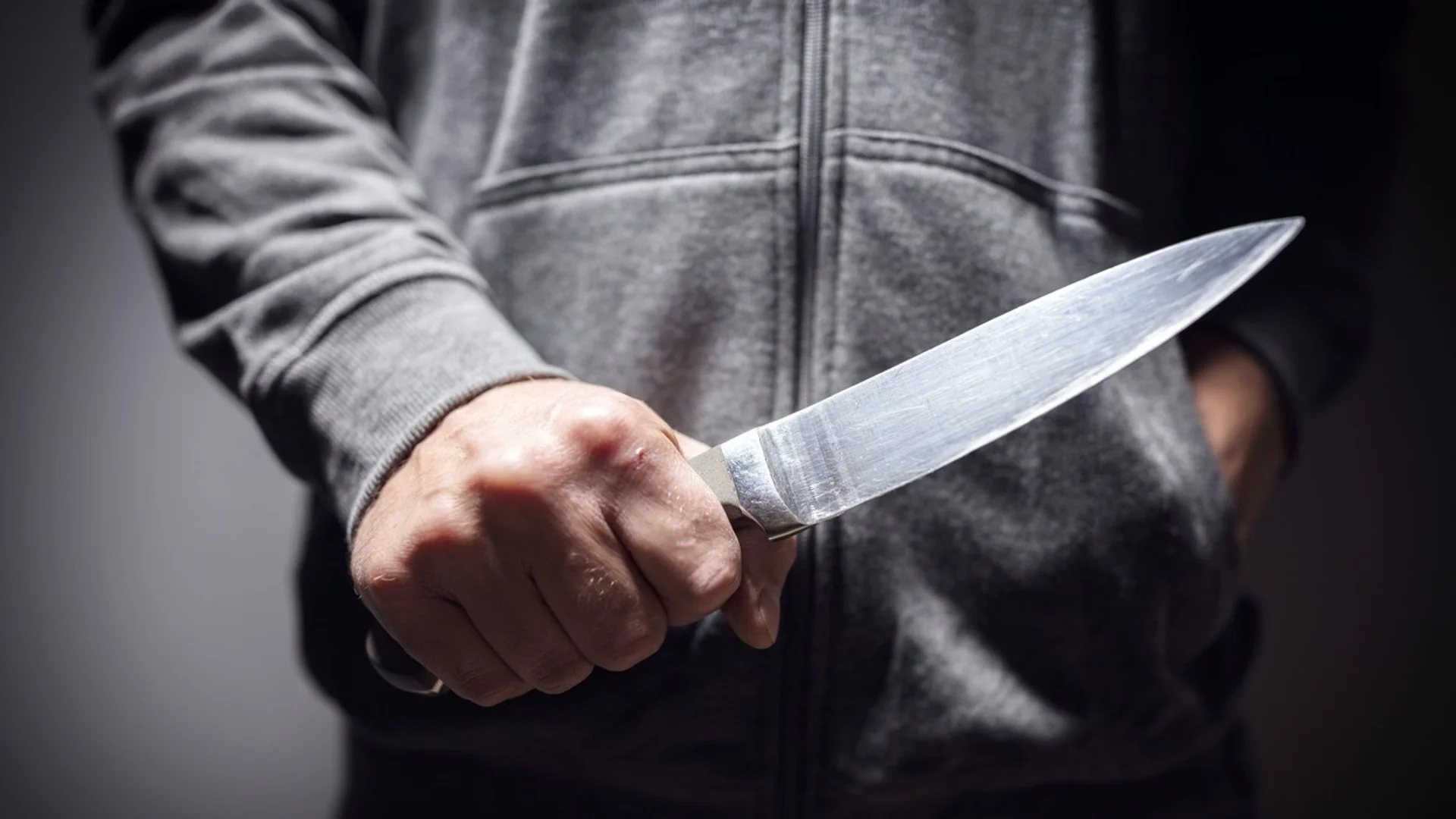 Наръгаха с нож в корема губернатора на Мурманска област в Русия (СНИМКИ)
