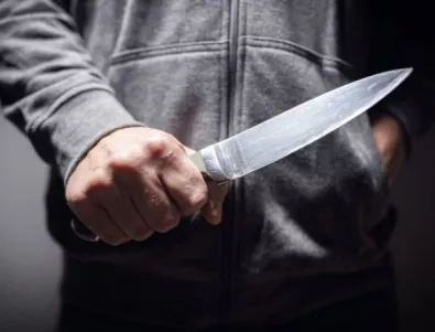 Мъж наръга жена си с нож в Кюстендилско 