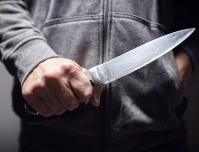 С опасност за живота е мъж, намушкан с нож в Ботевград