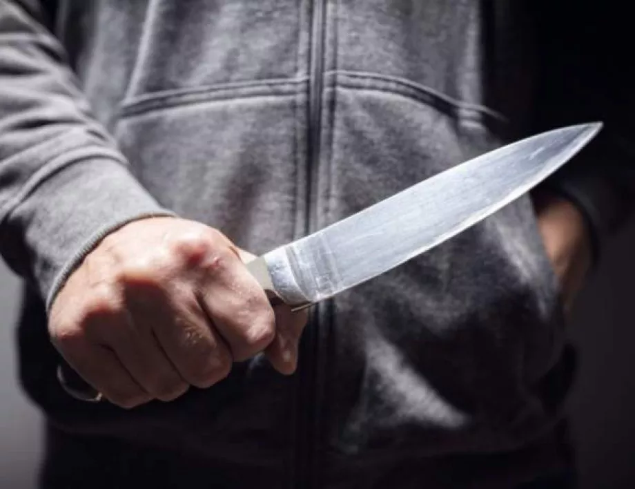 Нападение с нож пред вътрешното министерство в Лондон 