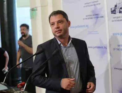 Делян Добрев: Рашков и Петков отменят демокрацията