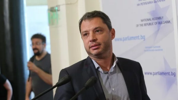 Сега явно съм доубит в политическия смисъл на думата