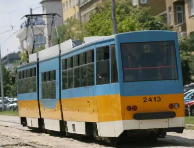 Отделят пътното платно от трамвайното по бул. „Цар Борис III“ 