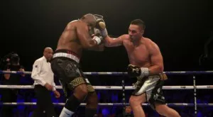 Уайт пребори Паркър в зрелище (ВИДЕО)