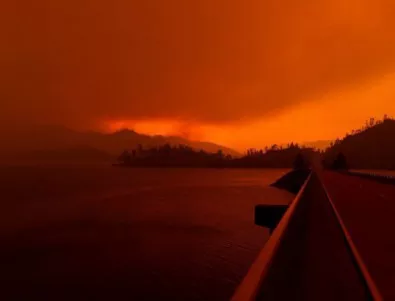 Смъртоносен пожар в Калифорния, струващ милиарди, тръгнал от спукана гума
