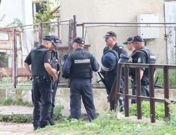Мащабна акция на полиция и жандармерия в Гурково и Николаево