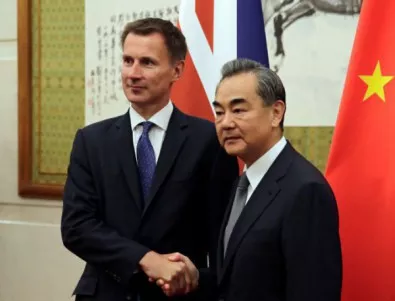 Гаф: Британският външен министър се обърка дали жена му е японка или китайка