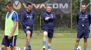 {{ otherArticle[0].article.title }}