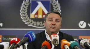 {{ otherArticle[0].article.title }}