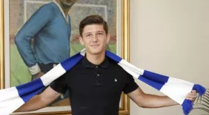 "Син" юноша преподписа с клуба