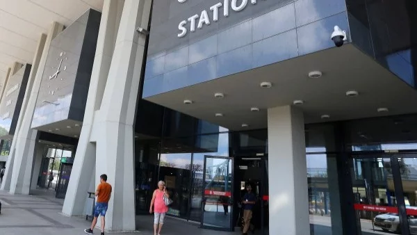 БДЖ компенсира пътниците от бързия влак от Бургас за София 