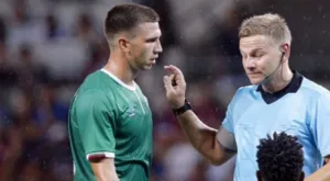 ВИДЕО: Свиерчок се взе за Пирло и пропусна дузпа стил "Паненка" 