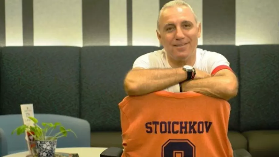 Стоичков отново облича фланелката на Барселона, Ривалдо ще му партнира