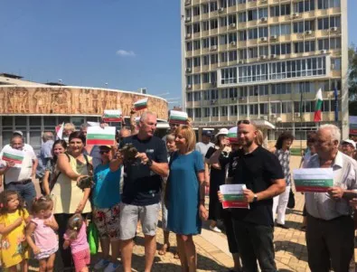 Манолова ще настоява кмета на Димитровград да спре застрояването в парк 