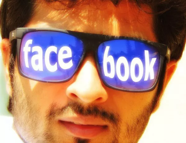 7 типа статуси във Facebook, които те правят жалък 