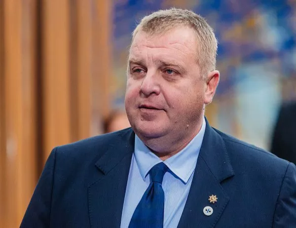 Каракачанов иска България да защити Виктор Орбан пред ЕС