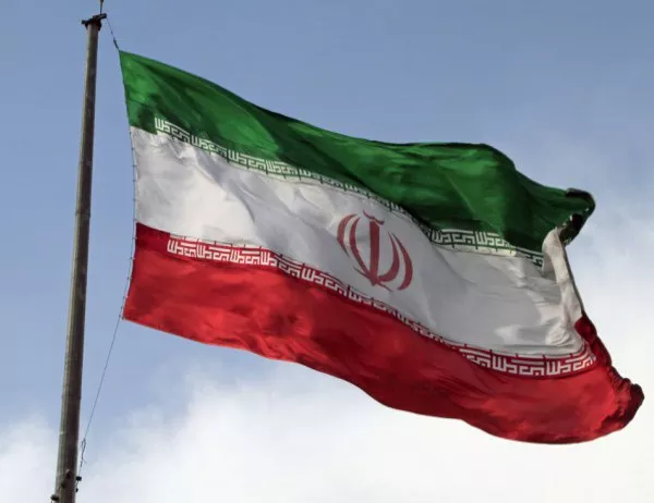 Иран отменя печатите в паспортите на туристите