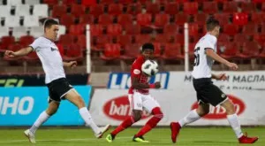 {{ otherArticle[0].article.title }}