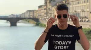 {{ otherArticle[0].article.title }}